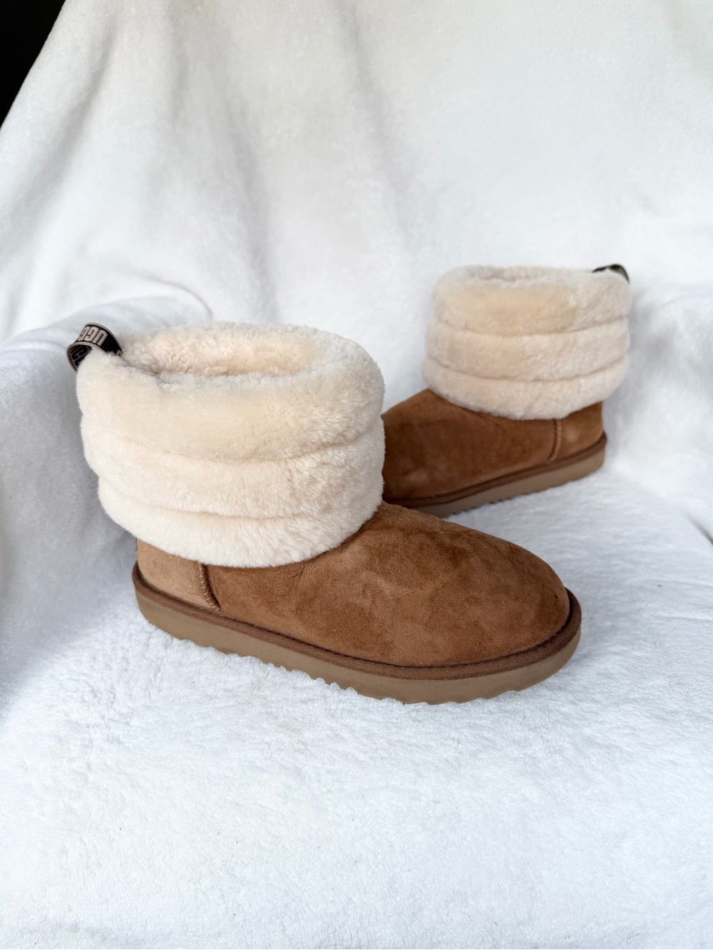 UGG Women’s Fluff Mini Quilted Boots Chestnut Size 5 FITS KIDS USA SIZE 3